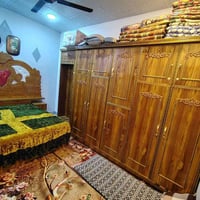 غرفة خشب • شبه جديد • حي ميسان