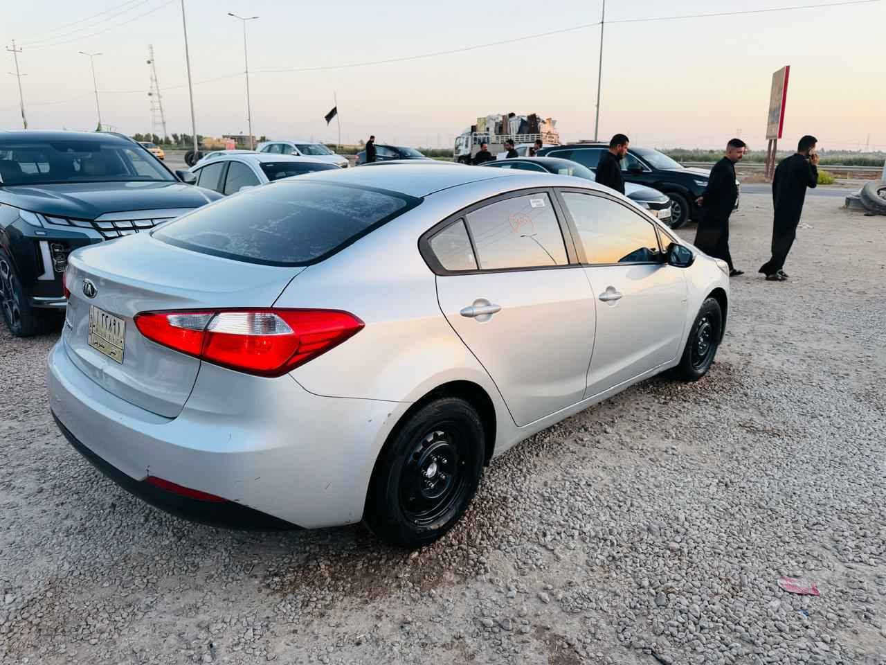 كيا سيراتو موديل ٢٠١٥ مرقم مثنى حره مداور
السياره مكفوله من الصبغ والتبديل والفتح 
فقط بارد في الجوملغ الامامي مع ربع باب 
جاهزه من كل شي 
السعر ١١٠ 
مكان السياره بالرميثه 
للبيع أو المراوس 
للاتصال واتساب واتصال 
*********** Honolulu, HI
