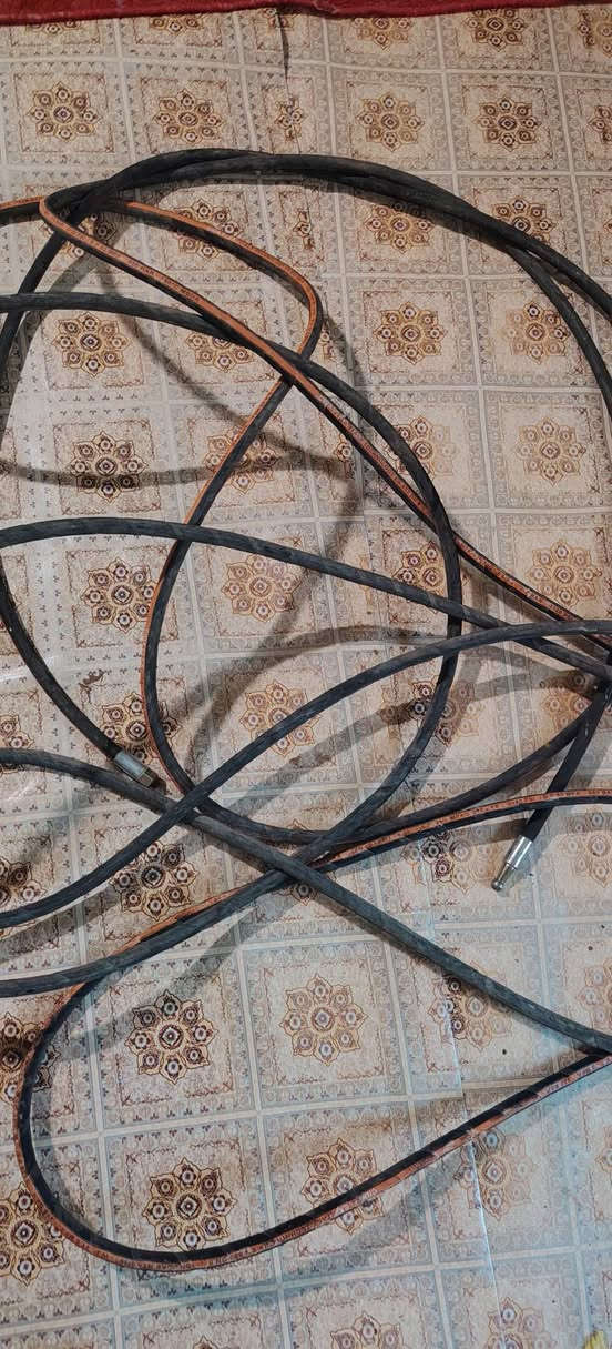 سلام عليكم
هولدر غسل غير مستخدم مع صونده تفصال مسلحه السعر ٣٠٠ 
كيبل طول ٢٥ متر خطين السعر ١٠٠
كيبل ٥ خطوط الطول ٩ متر السعر ١٠٠


**إذا كنت صاحب هذا الإعلان وتريد حذفه لأي سبب، رجاءا أرسل رسالة إلى الدعم الفني**