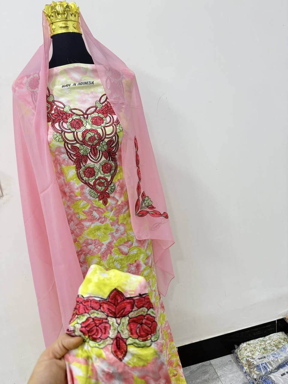 مخاور امارتيه كوالتي جداً ممتاز 
تتوفر عليهم عروض العيد وايضاً على التوصيل
يتوفر توصيل جميع المحافظات 
للتواصل دايركت او واتس اب
(***********)
