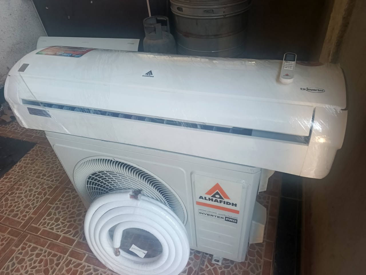 سبلت طن ونص الحافظ تحكم انبيريه مشتغل اقل الموسم شرط وظع شركه وغاز مقفول شركه غاز 410 الحديث  وشرط عل تشغيل للتواصل ***********

