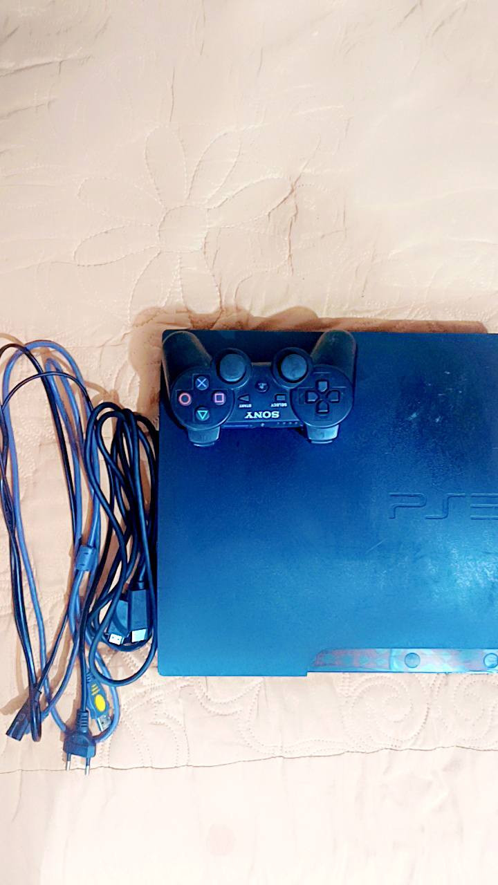 سلام عليكم بلي 3نضيف أخو الجديد نضافه 90ب الميه ما مستخدم هواي مهكر فقط تنزيل ألعاب ما يصير بي قرص ب 7لعبات 
السعر200بي مجال لل شراي 
الرقم ***********
العنوان كربلاء فريحة
