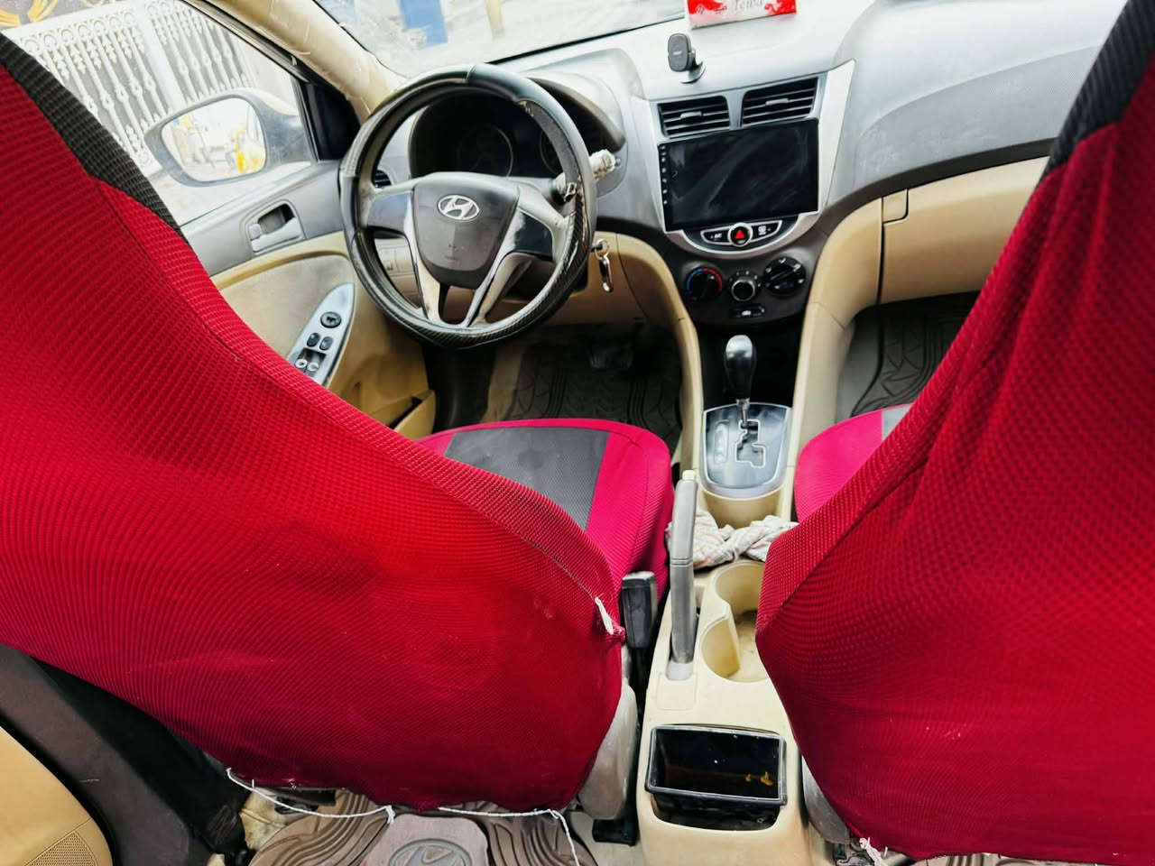 سلام عليكم اكسنت للبيع 
خليجي 
موديل ٢٠١٣ 
كفاله عامه 
العنوان ديوانيه 
سياره بسمي
 السعر ٨٠ بيه مجاب 
لاتصال ***********
