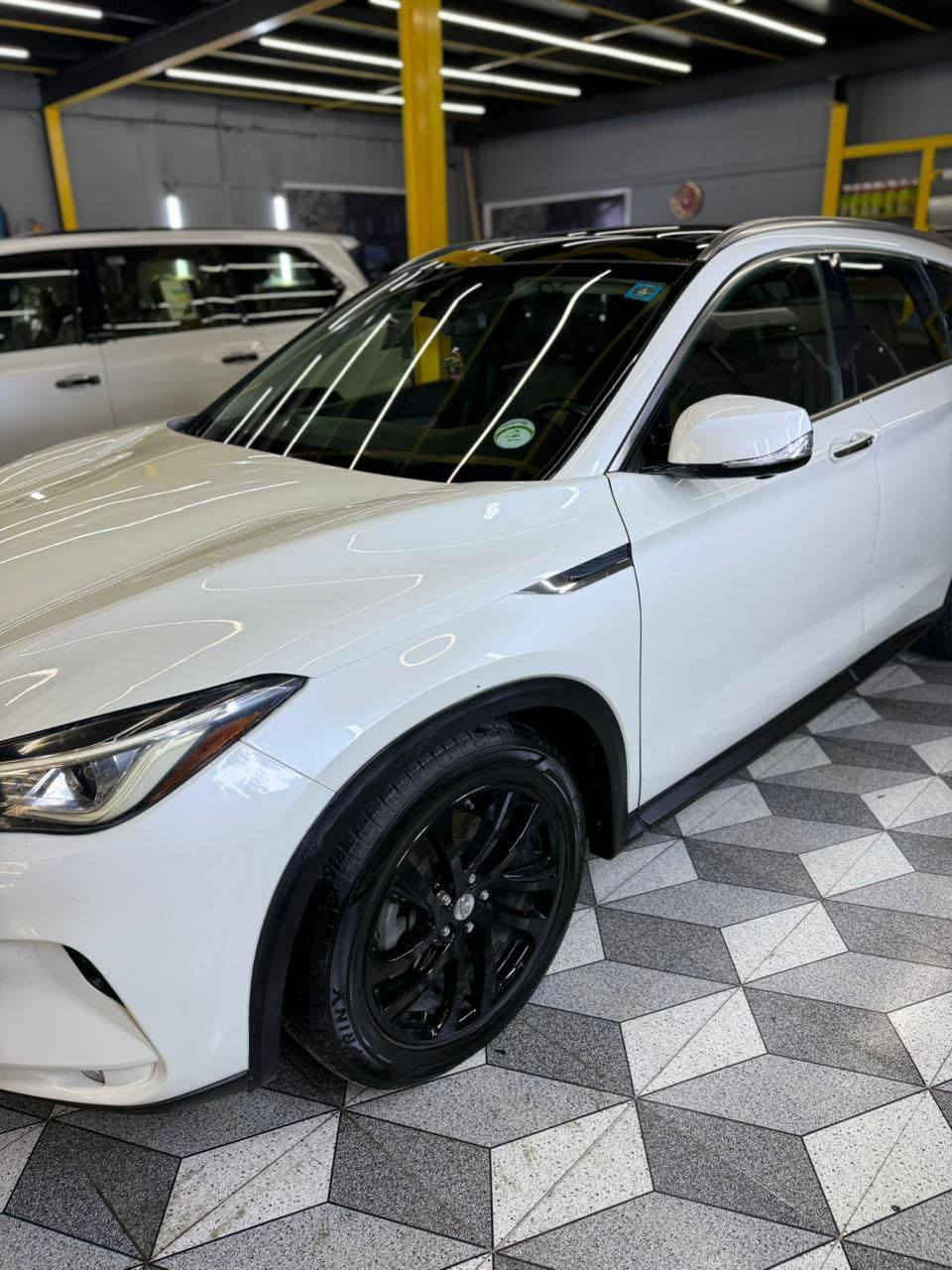 ياالله
الحلوه للبيع او مراوس باقل
ارخص انفنتي qx50 بكل العراق. بهل نضافه وموصفات بسعر q50 

نيسان انفنتي 2019 QX50 فول للاخير مزوعه موصفات 
وارد امريكي ضربه جاملغ بدون دواخل 
رقم بغداد تحويل مباشر (مشروع وطني) 
لون ابيض صدفي 
==========================
المواصفات :

احدث محرك vc turbo فول  بسعة 2.0 سريعة ونشطة جدا

_ سلايت كبير بنوراما
_شاشة 8 انج عدد 2
_مرايا النقطة العمية
_ كامرات عدد 4  360 درجة
_ التشغيل عن بعد+تشغيل التبريد حسب حرارة الجو

_ البصمة
_الكراسي كهربائية
_ نضام صوتي

_انارة زنون بالكامل الناصي والعالي والبلوجكتر كلهة شركة بدون اضافات

_بك لايت لد بالكامل
_الصندوك كهربائي شفط
_كير طيارة كهربائي
_ستيرن كهرباء+تدفئة
مقاعد تدفئة
_كراسي كهرباء
_تبريد قطعتين مناخ منفصل

_ويل حجم ١٩ اسود لامع مع تخم تاير جديد 

_حساس اطارات
_حساسات امامي خلفي
_رادار مع توقف تلقائي مانع حوادث
_اوتو هولد
_سايد بريك بصمة
_درايف مود ٤ وضعيات
_ماوس تحكم بالشاشة الكبيرة للخارطة
_ميموري ذاكرة خزن للسائق
_مقاعد جلد
_ايرباك عدد ٨
_دشبول +ابواب جميعها جلد ومطرز

ماشية (105)الف فقط

السيارة جاهزة من جميع النواحي بولش وحمام ونانو سيراميك وتخم تاير جديد ودهن وفلاتر وصيانة كاملة الحمدلله وبالعافية على الي تكون من نصيبه 

مكان سياره سليمانيه 

السعر  170ورقة وبيهة مجال بسيط

للاستفسار الاتصال على هذا الرقم ***********
