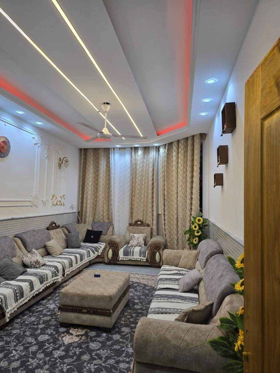 بيت مساحته ١٥٠ متر سند ٢٥ حله شارع ١٠٠ البيت طابقين بي غرفتين فوك وغرفه فوك استقبال وكلدور صحيات داخلي وخارجي الشراي يتفضل *********** خاص
