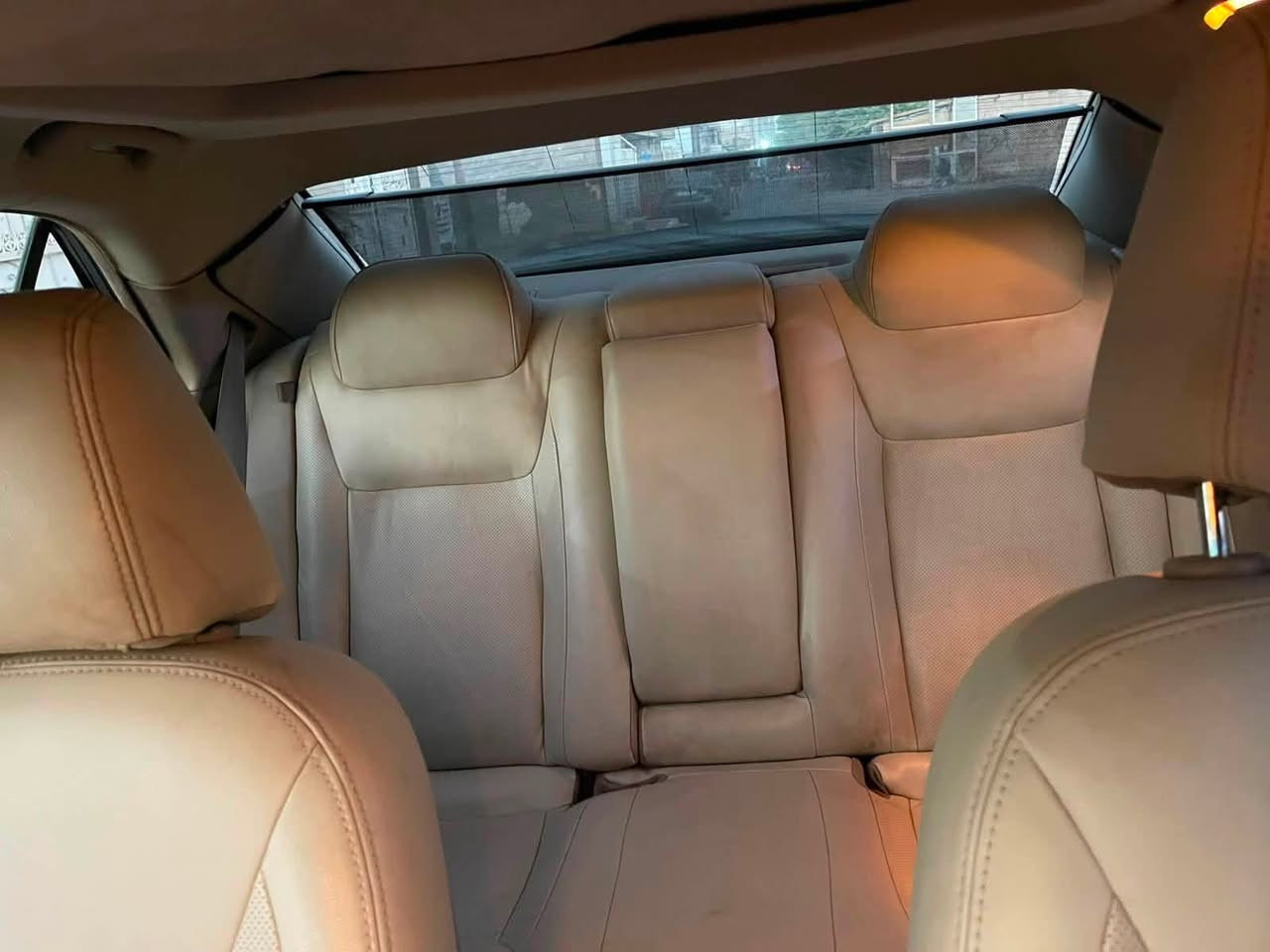اوباما c300  للبيع
موديل 2013  3600 وارد خليجي  اللون اسود بيها بس جاملغ خلفي  جهة السايق مصلح بدون گص 
بانوراما /  حساسات / رادارات/ كلاص حار بارد  / بردة خلفية كعربائية  / كشن ميموري / تدفئة كشنات 
السعر 160 وبيها مجال 
***********
