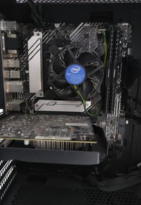 i3 10100f • 1050Ti • 16گيگا رام