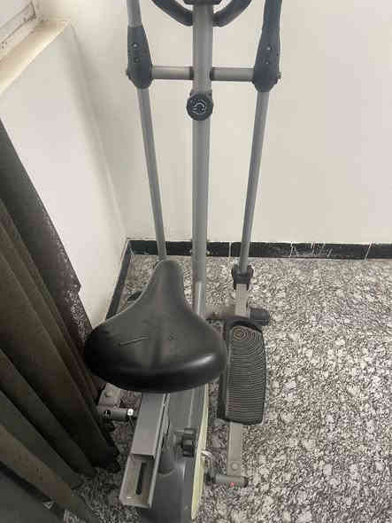 السلام عليكم جهاز رياضي للبيع نظيف قيم واخذ باللي يرظي بية الله رقم الهاتف ***********
