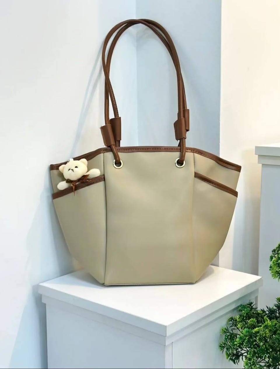 تابع الصفحه ليصلك كل جديد 🤗

حقيبه جلد  🎈

تتوفر بـ الوان كما موضح بالصورة 
للحجز والاستفسار مراسلة الصفحة او عن طريق الواتساب ،تلگرام ( *********** ) 
يوجد توصيل  مجاني داخل عفك
❤️

بالامكان استرجاع القطعة بدون دفع التوصيل اذا كان يختلف عن الطلب المرسل او الصوره المحددة التوصيل لكافة محافظات العراق 

العنوان عفك / سوق الجمعه الاول 
#ماشا_للأحذيه_والحقائب
