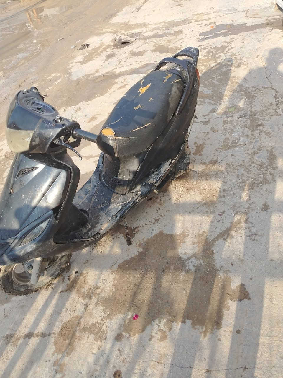 السلام عليكم درجة ماكس 140درجة كاملة كهربائيّات كل شغال دراجة بلادية مكينة مامفتوحة  درجة كاملة مكملة سلف هندر كل شغال مكان بغداد غزاليه سعر 180بيهة مجال قليل واتساب ***********
