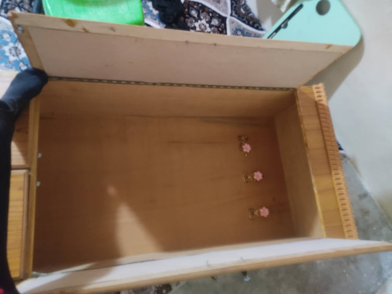 السلام عليكم اخوان  عندي تعلاكه  والله جديد البيع 40 بي مجال  الي ما شراي لا يكسر المال
***********
