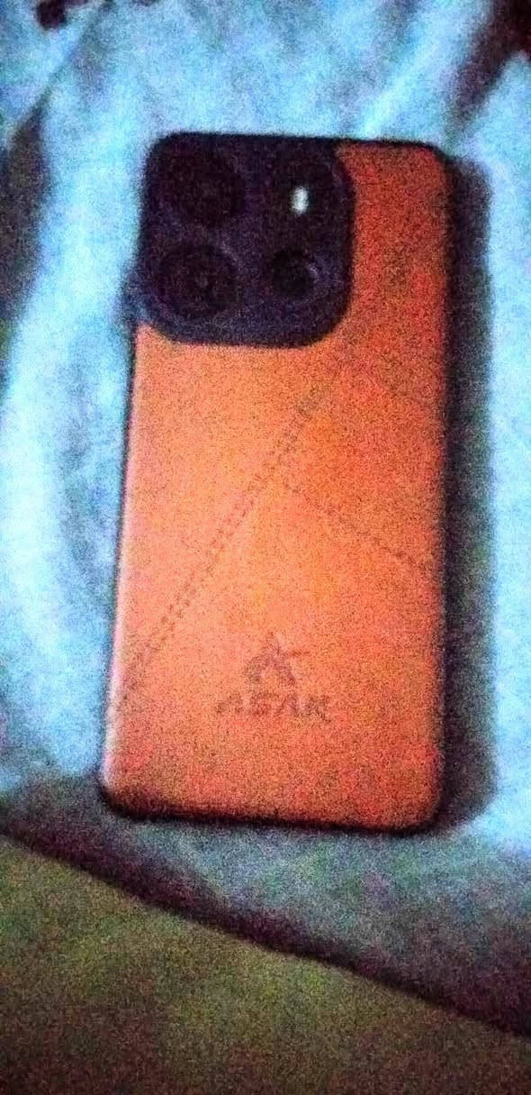 السلام عليكم مبايل مراوس ذاكره 64شاحنه رفيعه مبايل نظيف يشغل كل تطبيقات بس العاب مو كله يشغله تواصل عله هاذا رقمي ***********
