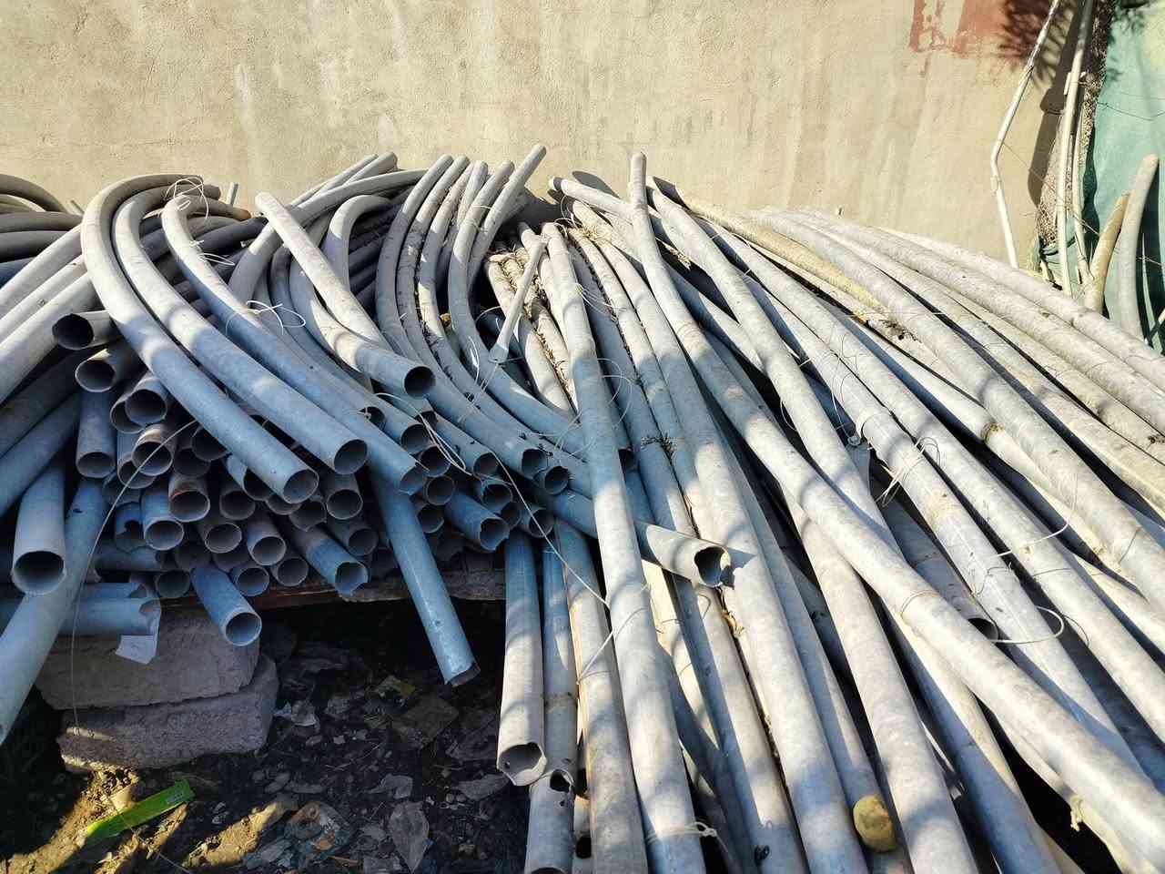 السلام عليكم  يوجد بيوت بلاسيتكيه نوع لبناني اصلي  فقط حديد مع ابواب عدد 9  عدد الاقواس 20  عنوان موصل قرية يارمجه ***********1
***********السعر نهائي 1750
مليون و750الف
