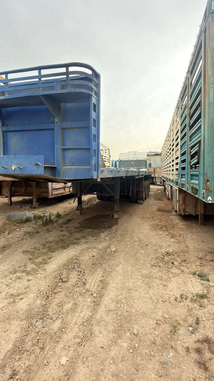 السلام عليكم 
اخوان عربانه عدد 2 للبيع 

الأولى طولها.   13,60 متر اسكندريه لون اصفر
3 محور صيني 16  بدون تاير وبدون ويل 
السعر.  : 85 ورقه 

الثانيه طولها   12,50 متر استندر بلوم هورت لون ازرق
3 محور صيني 16  بدون تاير وبدون ويل 
السعر. :  75 ورقه 

العنوان : بغداد أبي غريب 
رقم الهاتف : ***********
