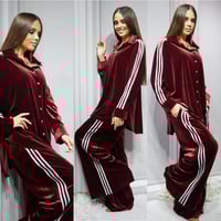 ملابس • قطع اخيره • واتس