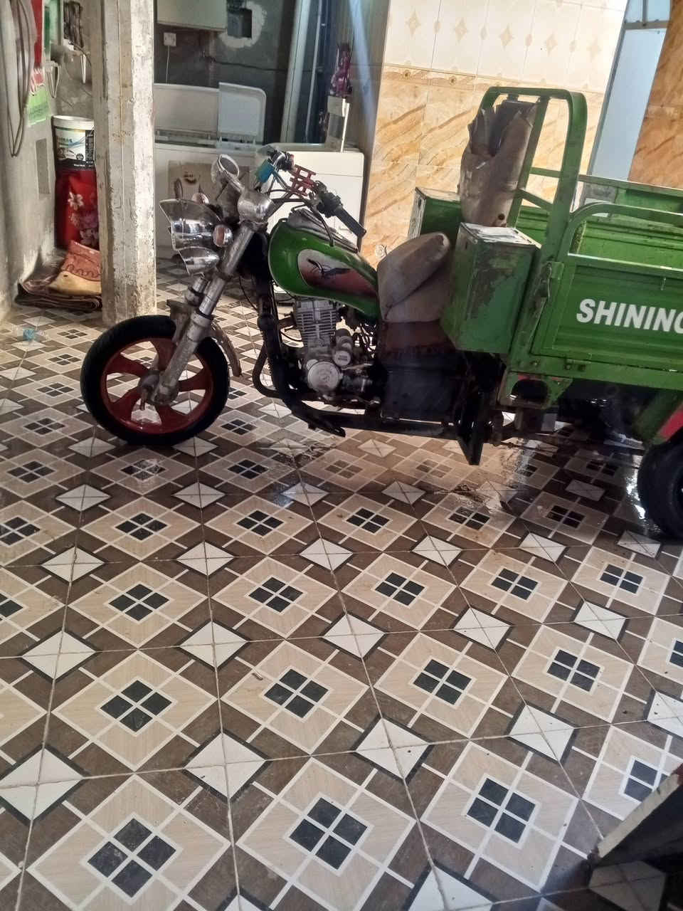 السلام عليكم هاي الستوته مديل 2019اوراق اصولي ستوته خير من الله كهربايات كلها شغاله ولسعر اتصل ***********  اوراق اب اسمي نفس اليوم تحويل
