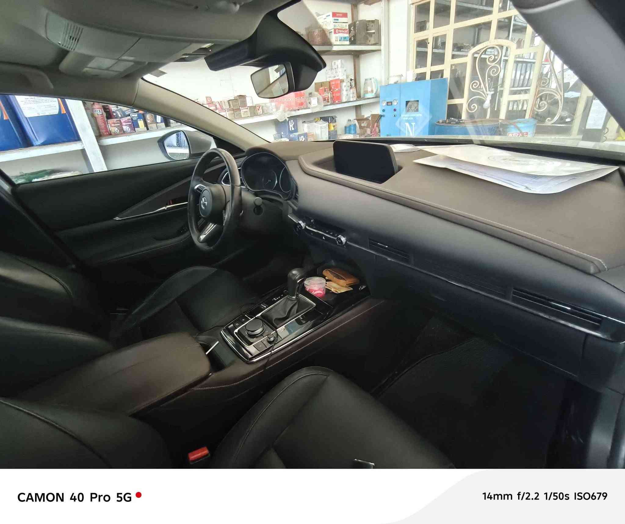 للبيع مازدا cx30 أعلى فئة ( البرميوم) موديل  2024 دخول جديد 
الضرر : صبغ بالباب ع كد شبر أثر شخط + بارد بالباب الخلفي أثر رصعه 
المواصفات : فول مواصفات ١/١ ياباني
رادارات ٣٦٠ أمامي خلفي جوانب ، مانع اصتدام، مانع انزلاق، تحديد مسار ٫ قيادة ذاتيه، داتا شو لعرض السرعة والخرائط والإشارات المرورية على الزجاج الأمامي للسائق، قفل للابواب ذاتي عند ابتعاد السائق عن السياره وفتح اوتماتيكي عند اقتراب السائق، متحكم اوتماتيكي باتجاه المصابيح حسب السياره المقابله، متحكم اوتماتيكي بالماسحات عند تحسس المطر، فتحة سقف، نقاط عمياء بالمري، هيتر بالمري، بصمات بالباب، كشنات جلد، ميموري حفظ هيئة الكشن المناسبه، كشنات مدفئة، تبريد تدفئة فول، حساس عمر زيت المحرك، حساس ضغط الإطارات، حساس حراره الزيت، قياس مسافه الرحلة عدد كيلومتر + نسبه صرف البانزين وبعد مواصفات 
@@ مرقمه سليمانيه جديد سنويه جديده 
السعر 177 $
للاتصال ‏‪***********‬‏ بغداد, العراق
