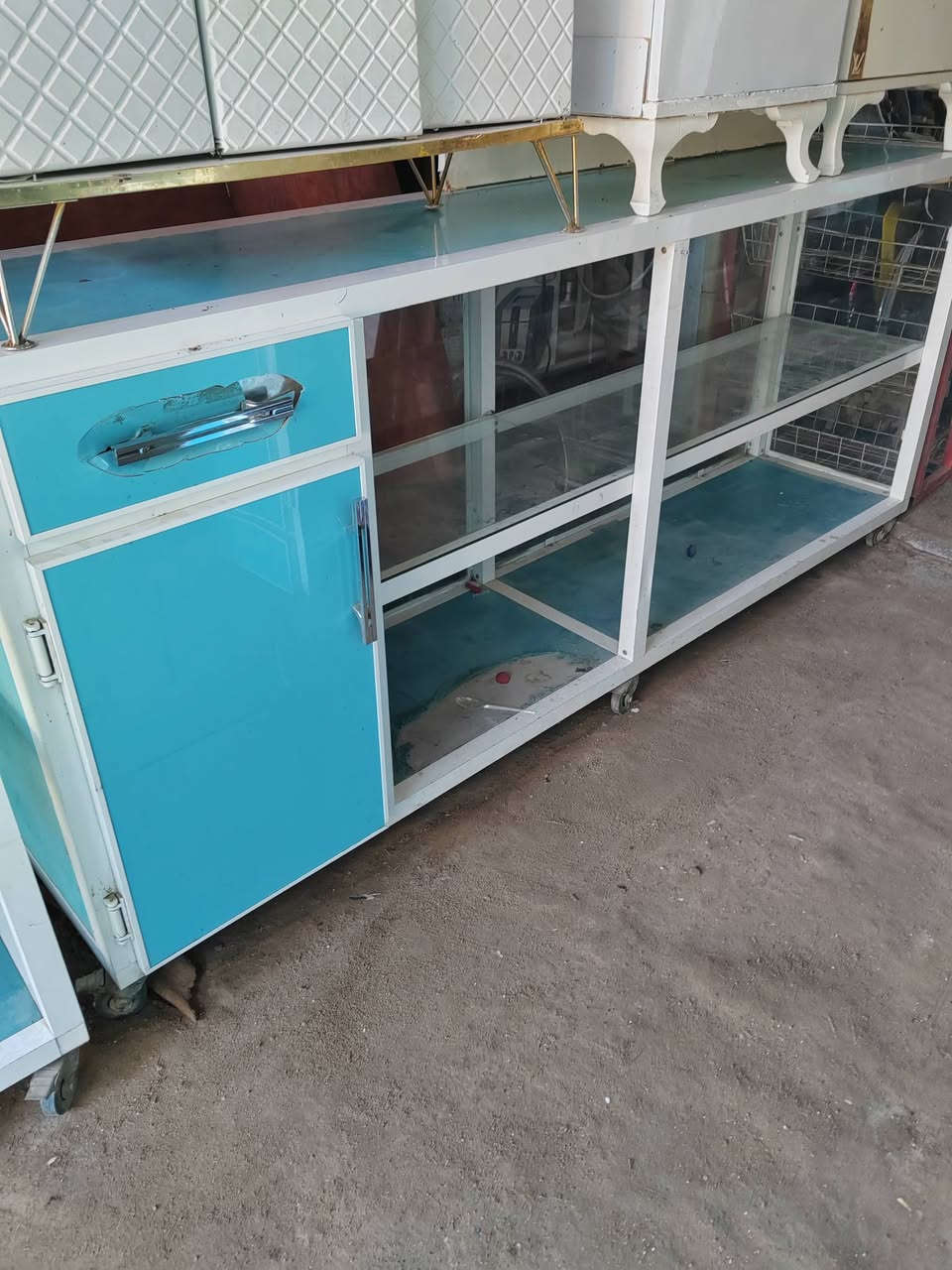 كاونترات صيدليه كامله و مواد مختلفه السماوه سوق سفان ***********
