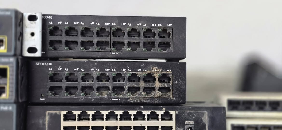 السلام عليكم اجهزة مستخدمه للبيع
مكاني كربلاء المقدسة باب بغداد قريب فندق البارون 
متوفير توصيل جميع المحافظات ب ٥ الالف الحديد ماكو توصيل اله *********** اي شي تريد اتفضل خاص وبخدمتك جنيع الاجهزه ضمانه يومين من تاريخ الاستلام 
سكترات ubnt ١٢٠ السعر ٥٥ الف 
سكترات اي سي ubnt السعر ٧٥ الف 
روكتات xm لا مفتوح ولا مصلح ب ٣٠ الف 
دشات ubnt 30 السعر ٧٥ الف 
دش هايبر لنك ٣٢ السعر ٨٠ الف 
دش ٢٣ انتي نويز بدون قبق السعر ٢٥ الف 
دش ٢٦ انتي نويز السعر ٥٥ الف 
بور بيم m2 السعر ٦٥ الف 
Lhg5 قطعه ب ٣٥ الف 
حديد g45 القطعه ٣٠ الف مع الاسلاك والفراكات
حديد g35 سعر القطعه ٢٥ الف مع الاسلاك والفراكات 
هبات سسكو ٢٩٥٠ السعر ١٠ الالف 
هبات السسكو الباقيات كلمن وسعره 
موجود سكترات تيتانيوم مع روكت تيتانيوم m2 السعر كامل ٦٠ الف السكتر والروكت
