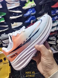 قطعه نايك كلش راقيه طرگه طبيه جدا مريحه لون راقي تصميم عصري خفيفه بدون...