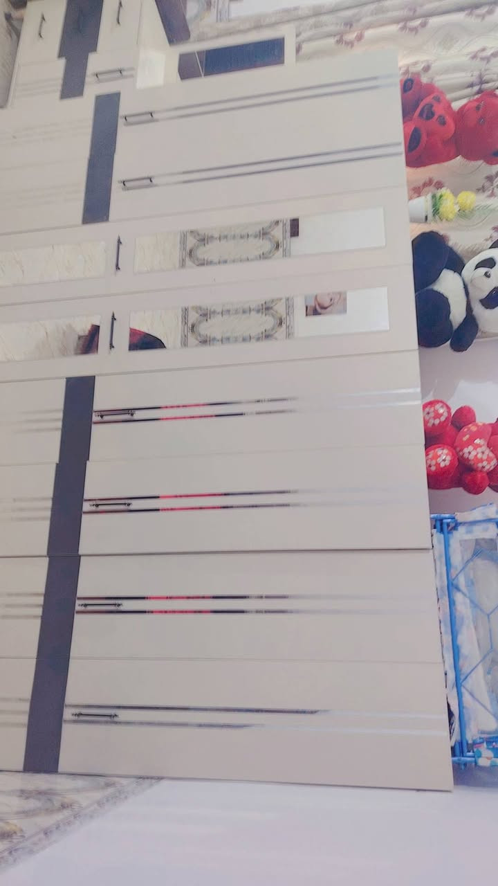 سلام عليكم غرفه مستعمله نضافه 90 بل ميه أخت الجديد سعره ٨٥٠ وبيه مجال قليل *********** واتساب فقط ول خاص مفتوح الديوانيه ناحية نفر
