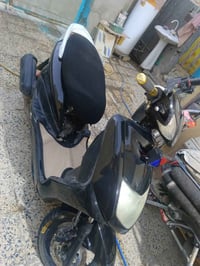 دراجه سكنز نثيه140 جراجه شغاله بس بيها صوت مال جواكيج جراجه نضيفه محرك...