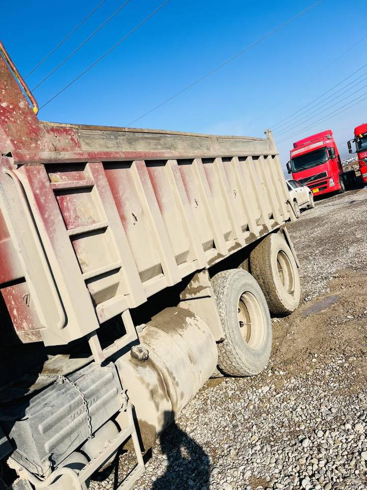 البيع فالفو 
موديل 2000
كير ٣:٣
رقم اربيل 
معرض السيد عنوان اربيل كلك
تبريد هاف 
***********
