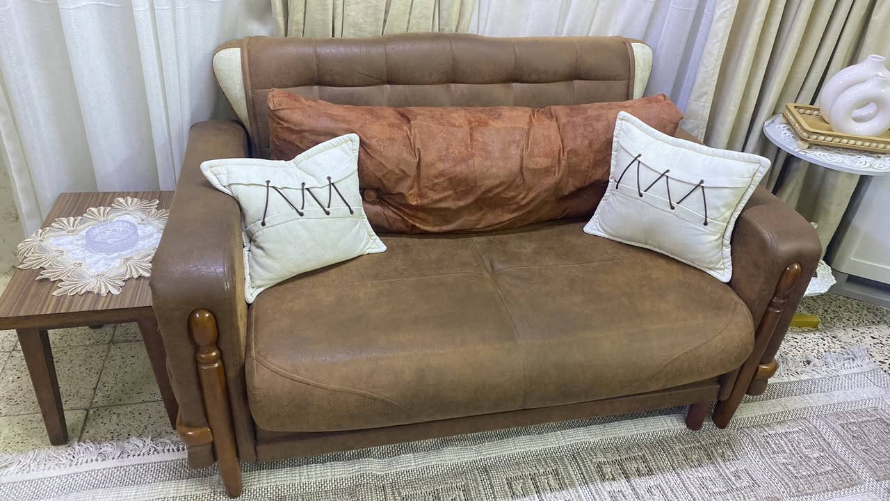 طخم تركي ١٠ مقاعد نظام سرير ومخزن نظيف جدا مكاني بغداد السعر ٨٠٠ الف وبي مجال تلفوني ***********
