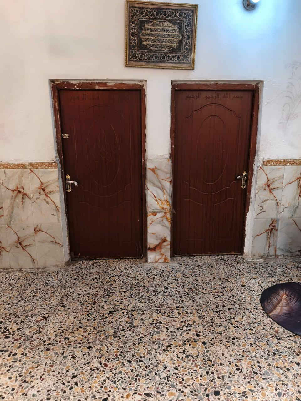 ***********
بيت للبيع 175متر بمنطقة الكماليه خلف مدرسة النابغه الطابق الاول استقبال ومطبخ وصاله وغرفتين نوم والطابق الثاني نفس بناء الجوه مكلف بالنشر وهذا رقم صاحب البيت يوجد علوات ساب
