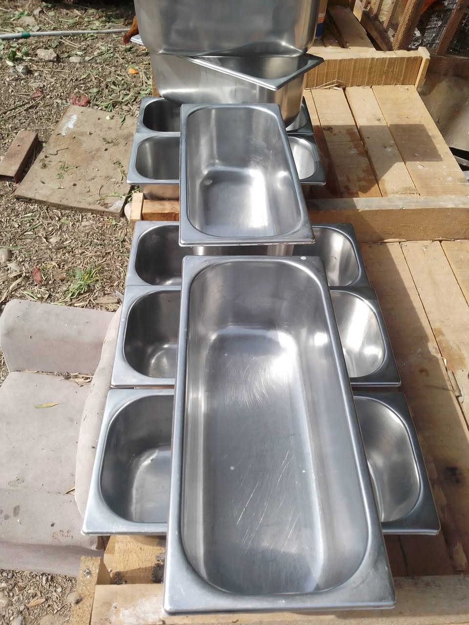 حافضات استيل الصلي مال مقبلات سعر الوحده ٦ تالاف العدد ٩ مكاني المحموديه ***********
