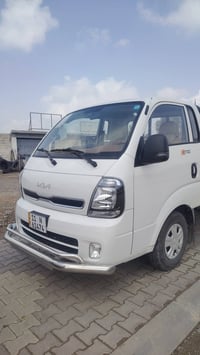 كيا البيع سيارة زيرو ما ماشية موديل 2025 بدون سستم مابيهة اي عيب الطلب...