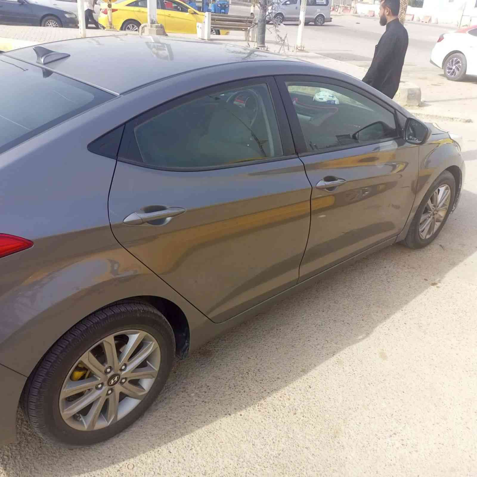 انترا موديل١٣ وارد امريكي بيه جاملغ وبنيد بدون دواخل رقم ذي قار سياره جديده مكينه ١٨٠٠ دوش سعره ١٠٠ وبيه مجال ***********
