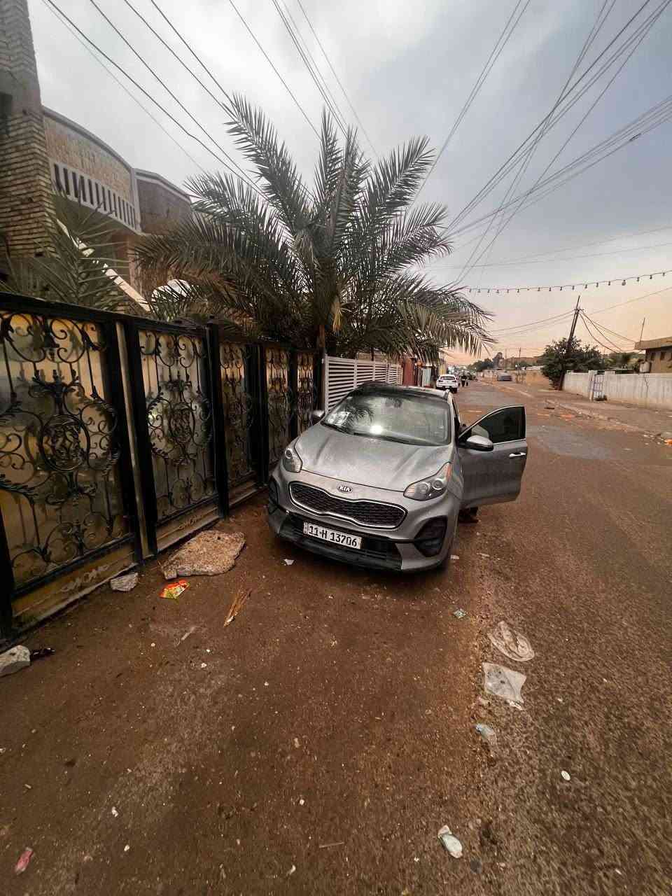 السلام عليكم كيا سبورتج للبيع موديل 2020 فول مواصفات وارد امريكي 
GDi 2400 فئة ex 
السيارة مال بنية نظيفة كُلش 👈🏻👉🏻
بانوراما 
دفع رباعي + دفع أمامي
تشغيل بصمة
تحديد مسار
نقاط عمياء 
اوت هولد 
حساسات أمامية وخلفية
سايد بريك كهربائي
شاحن وايرلس
شاشة لمس
3 وضعيات قيادة (Sport - Eco - Normal)
مانع انزلاق
إضاءة LED
تحكم ستيرن
تبريد ثلج ❄️
محرك 2400 GDi
ماشية 120 ألف
فئة EX 
سيارة نظيفة جداً من الداخل والخارج والسونار مالتها موجود رقمها بغداد وسعرها 180 وبيها مجال 🙃🙃


**إذا كنت صاحب هذا الإعلان وتريد حذفه لأي سبب، رجاءا أرسل رسالة إلى الدعم الفني**