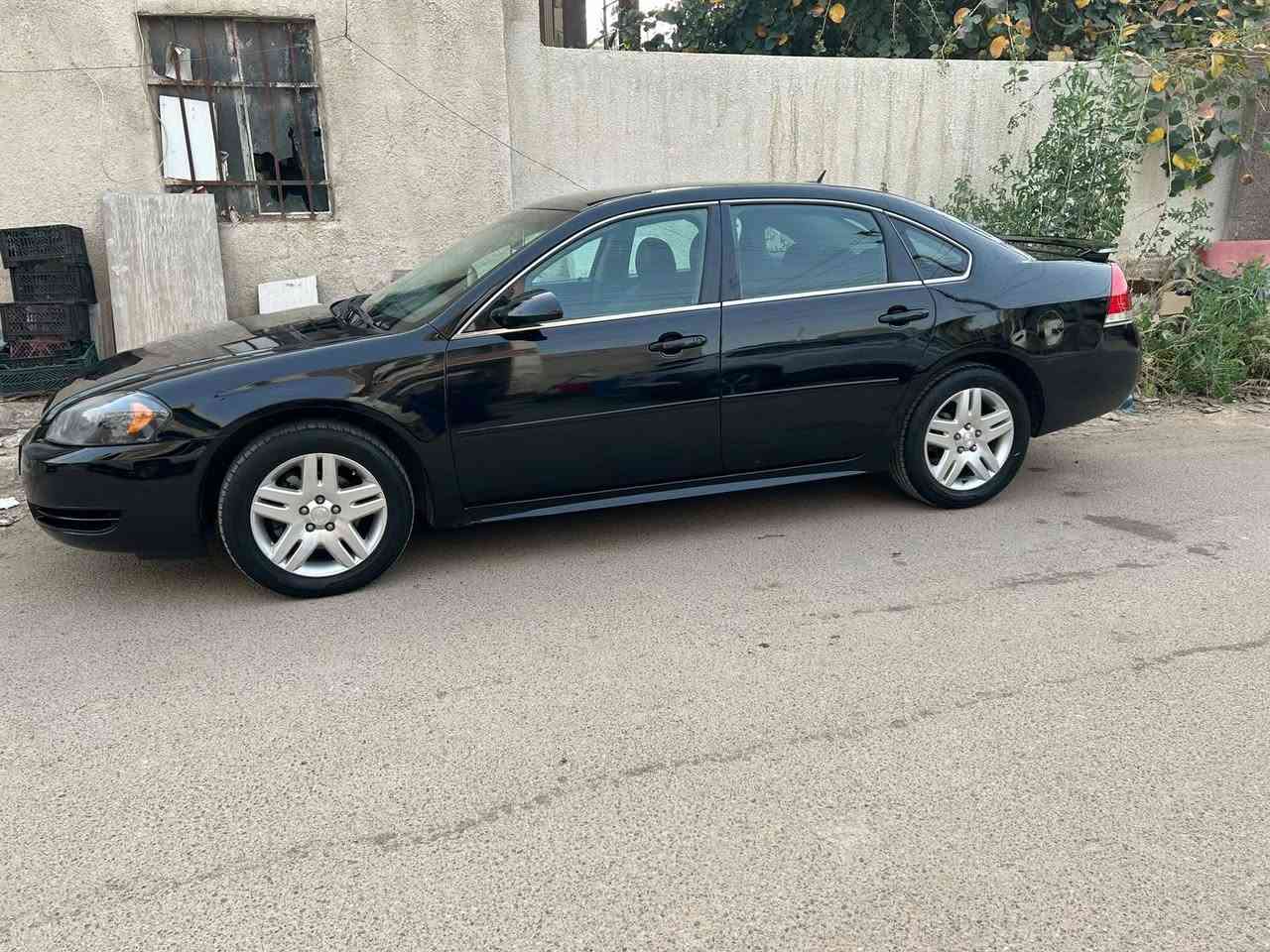 سلام عليكم سيارة امبالا موديل 16 رقم بغداد انكليزي تحويل ثاني يوم حادثها جاملغ خلفي مصبوغة عام للجمالية سيارة جاهزة سعرها 90 للاستفسار الاتصال على الرقم التالي ***********
