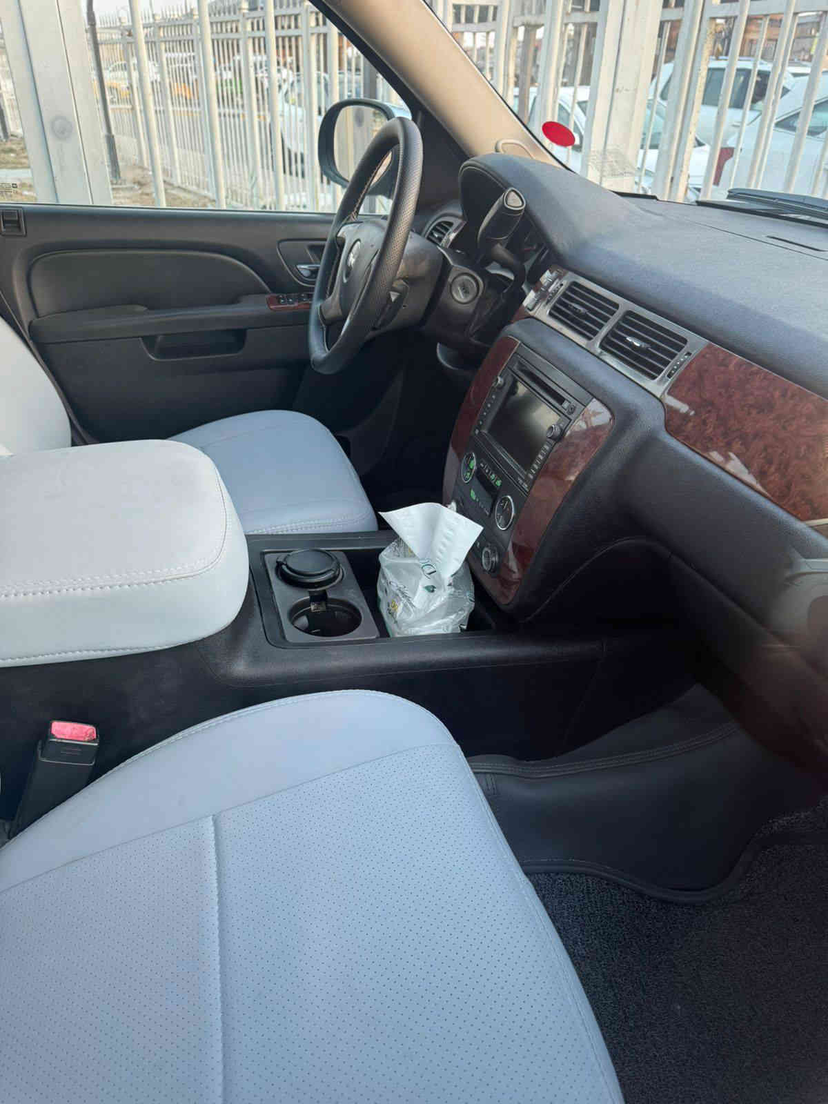 السلام عليكم للبيع سياره موديل 2014 اصل وارد امريكي سرقه بس البنيت كفاله عامه رقم بغداد مشروع وطني راعي بالبصره سياره جاهزه للاخير ما بيها كن نقص محافظه البصره الشراي ينتصر ***********
