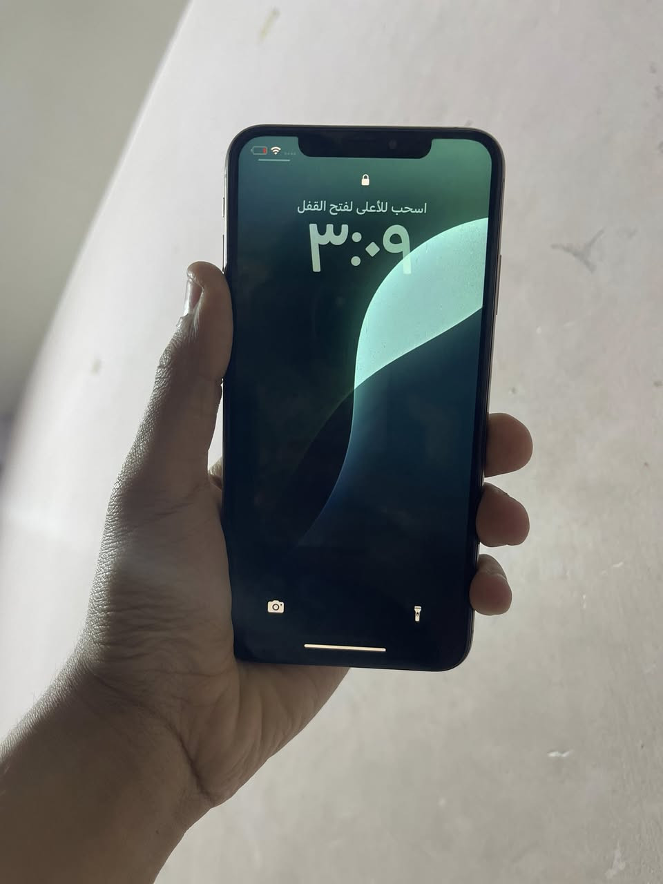 سلام عليكم 
ايفون اكس اس ماكس 
ذاكره 256 بطاريه 59 
ما مبدل بي شي وتر بروف فيس ايدي شغال
فقط الضهر مفطور وحاطيله لازكه مال 11
مكاني بغداد الدوره ***********
س175 و للمراوس ب ايفون فقط
