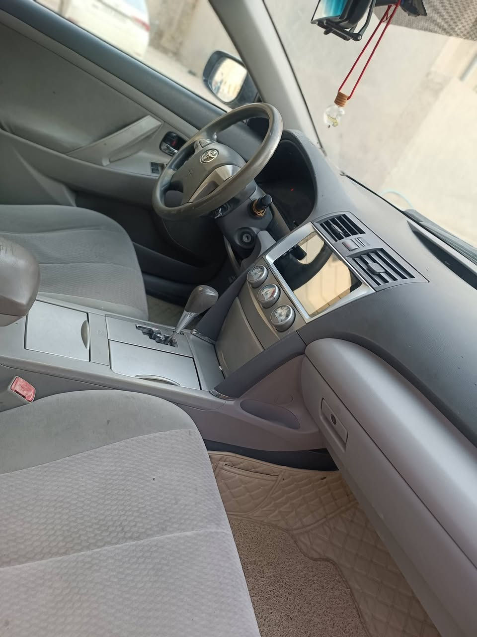 السلام عليكم  ❤️
اللهم صل على محمد وال محمد 
#اخوان #مكلف #بالنشر 

 مTOYOTA كامري امريكي كندي 
2011  
  
 رقم بغداد شرط التحويل 
 
محرك 4 سلندل 2500  مكفول تحكمات   ستيرن 
 مثبت سرعه   
  
صدرامامي خلفي جديد  
 سياره حلوه وناعمه كلش 
مديومه ادامه كامله 
 

كهربائيات كلها شغاله
 
 باتري جديد  اصلي 
  تبريد شغال 
تدفئه شغاله 
تخم تاير 
سنتر لوك حتى الجنطه بيها خمس قطع رش حادثها الجاملغ الخلفي الايسر جهت السائق بجم كبس بدن جكه  شركة 
    
 
تجي تفحص وتقتنع واني حاضر 
        
العنوان الانبار الفلوجه 
 …السعر 98 بيها مجال جدا  بسيط 
بدون مراوس بدون اقساط بيع نقد فقط 
 الشراي يتصل📞 وحياكم الله  اخوتي‏
***********
***********
