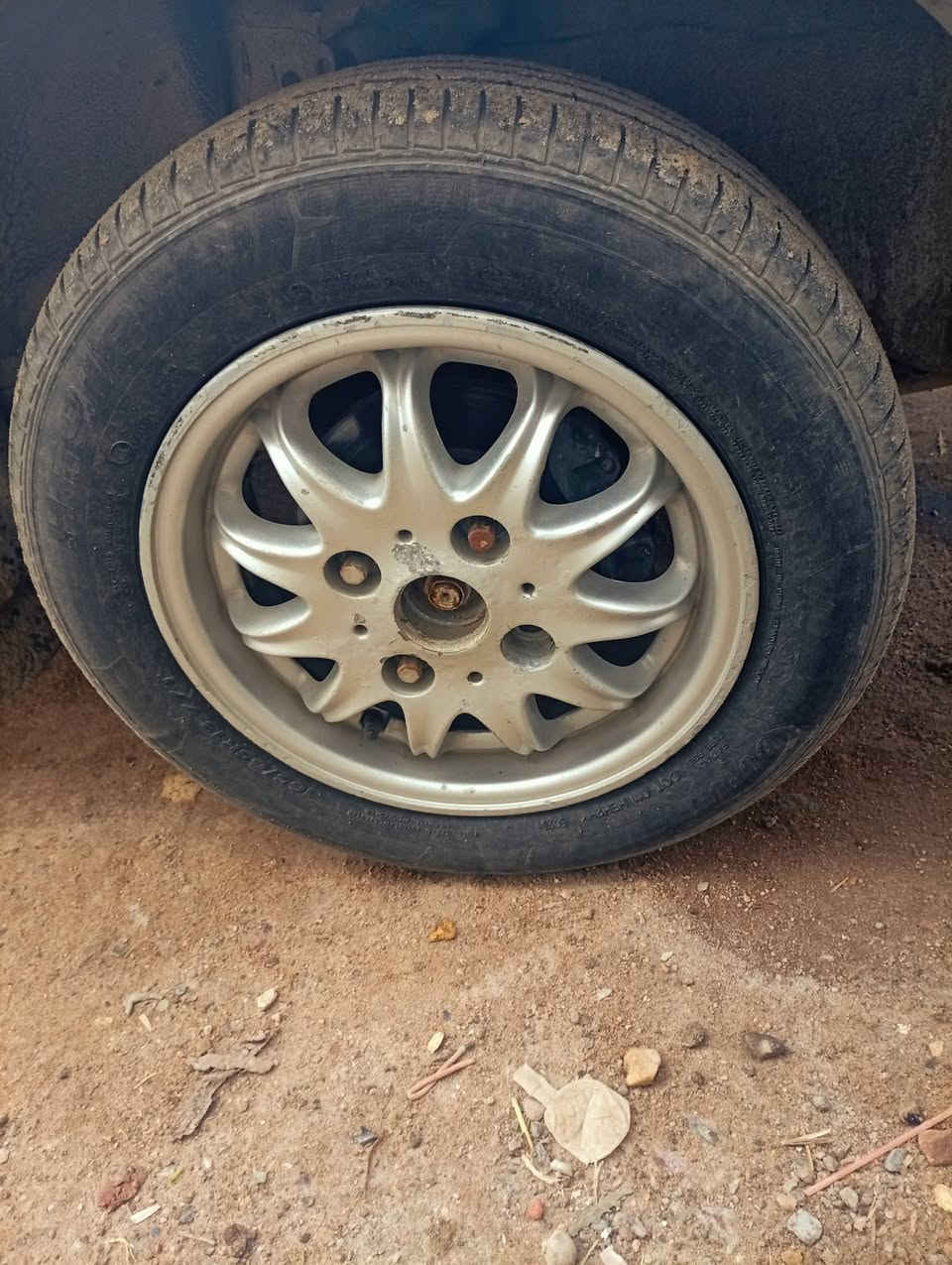 السلام عليكم تايرات تخم كامل ويل كب للبيع جدد نضيفات شوف العين  تايرات نفس نضافت البصوره كلهن نضاف ويل كب نضيف والعنوان بصره شط العرب جزيره السعر 170 ( ملاحضه مكلف بلنشر )رقم راعيهن***********❤
