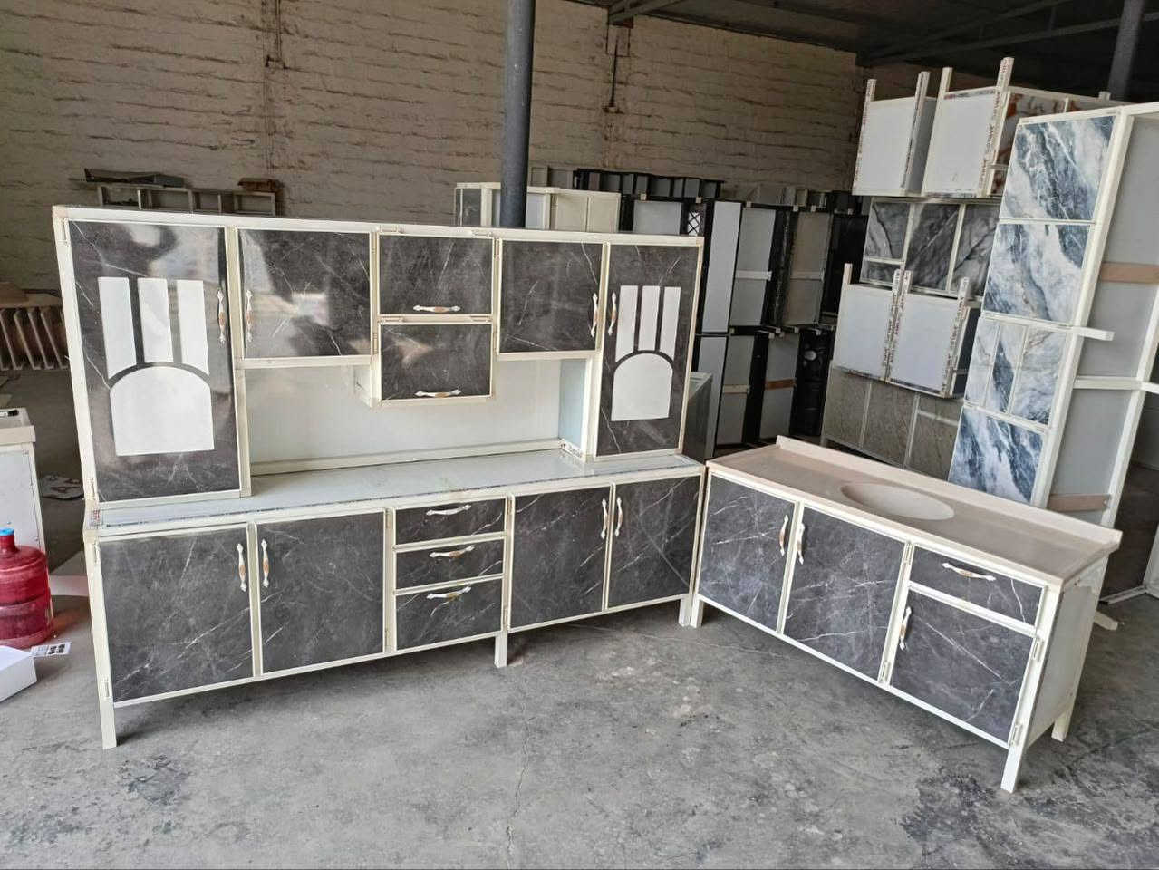 كاونتر مترين ونص مع ملحق مترين ونص.  مع سنك مرمر متر ونص السعر 365

توصيل مجاني. بغداد.


**إذا كنت صاحب هذا الإعلان وتريد حذفه لأي سبب، رجاءا أرسل رسالة إلى الدعم الفني**