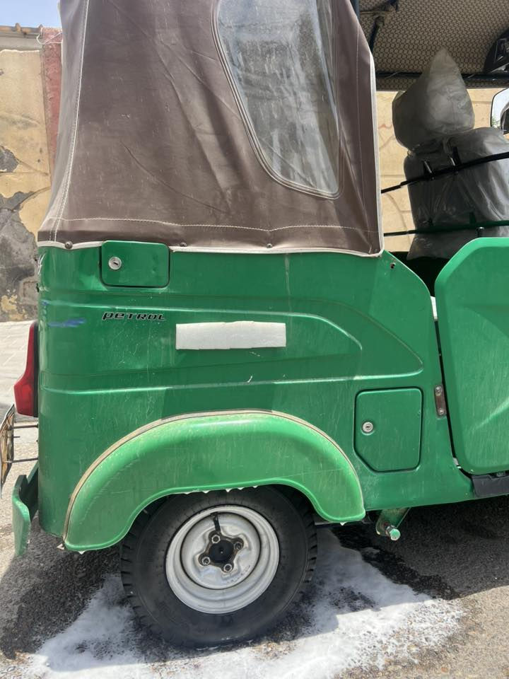 سلام عليكم تكتك للبيع مديل ٢٢ مكفوله كفاله عامه بس ما عده طكه بل لقد كد شبر أو اقل مكينه مكفوله رقم إنكليزي بصره سعر 9 وبيه مجال قليل مكاني بصره القبله حي جامعه رقم *********** متواجد واتساب
