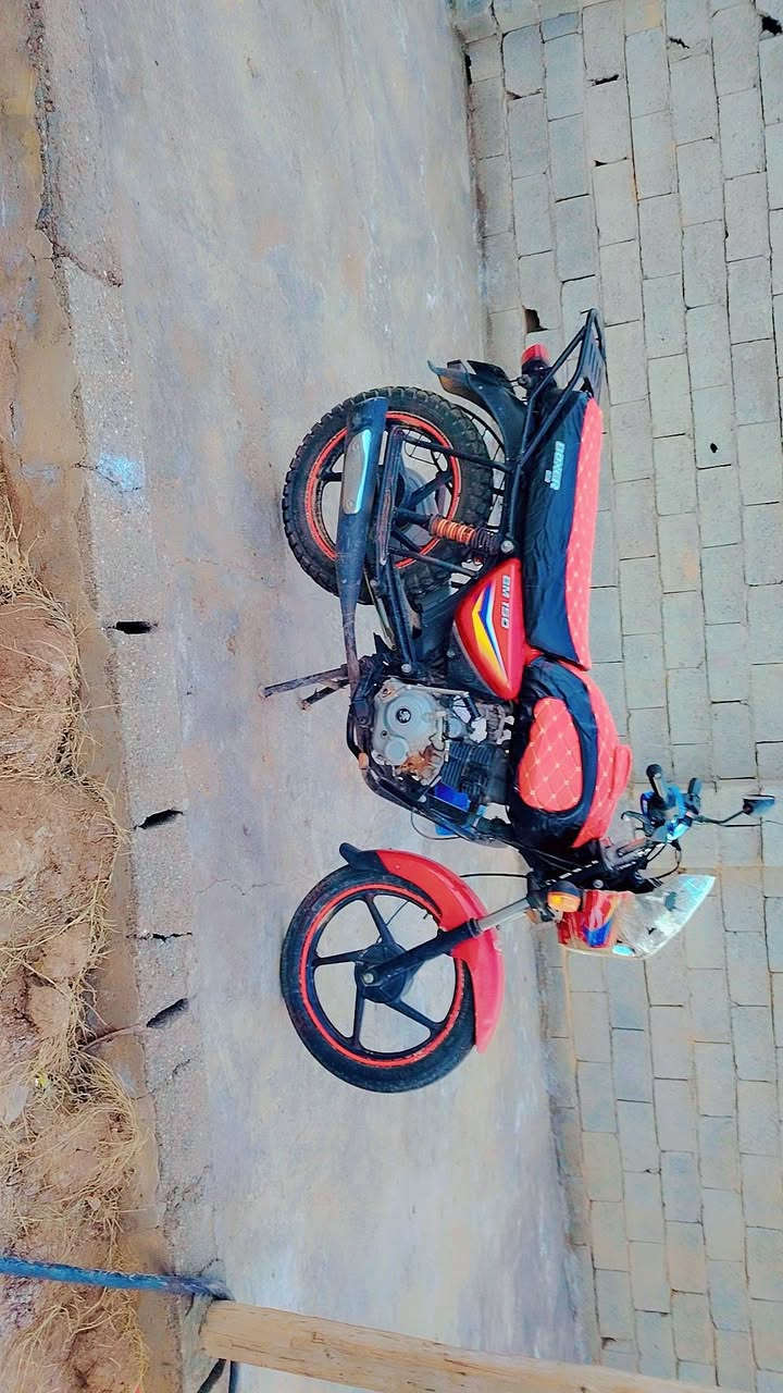 السلام عليكم
بوكسر للبيع
موديل ٢٠١٩
اوراق كاملة مع الورقة الصفره
محرك مفتوح
السعر ٦٥٠
المكان ديالى جديدة الشط
للاتصال ***********
