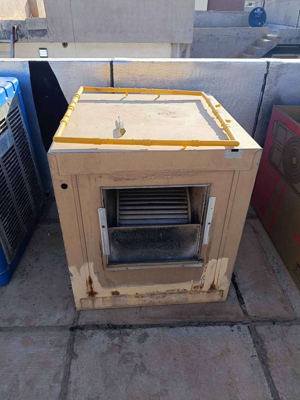 مبرده عدد 2 للبيع سعر الوحده 50 الف مو شراي لتخابر  جاهزه من كلشي نقص فقط ماطور حلفات جديد واتر بم جديد اي خلل وعيب ما بيها الشراي يتصل . *********** العنوان كركوك شوراو كركوك, العراق
