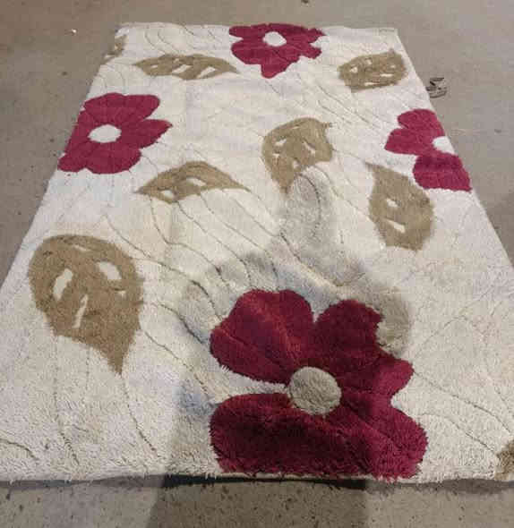 السلام عليكم 
للبيع مفروشات  العنوان تكريت حي القادسيه قطعة 500
الاستفسار على هذا الرقم ***********
