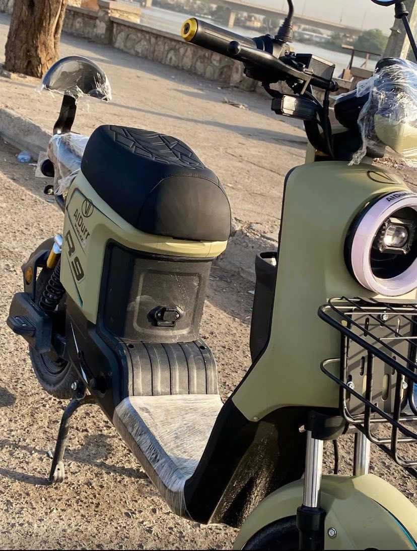 للبيع شحن موديلها 2025 لونها صحراوي بطاريات 5 حجم 32 دراجة نظيفه وحلوه سعرها 425 بيها مجال قليل مكاني بصرة معقل ***********
