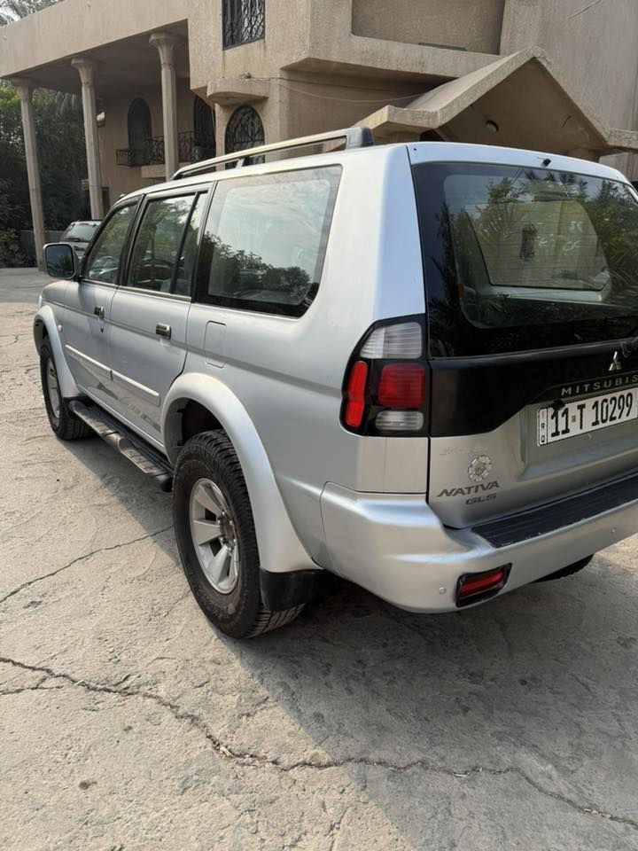 سلام عليكم للبيع متسيبوشي ناتيفا 2007 خليجي رقم بغداد بأسمي سنويه وهزه جدد مكينة وكير جدد مكفولات فور ويل شغال حداديه وتخم تاير ياباني جديد مكفوله من ضربه بيها 3قطع صبغ رش فقط اثر جراد وشخوط  سعر 90$ مكان بغداد الزعفرانية ***********
