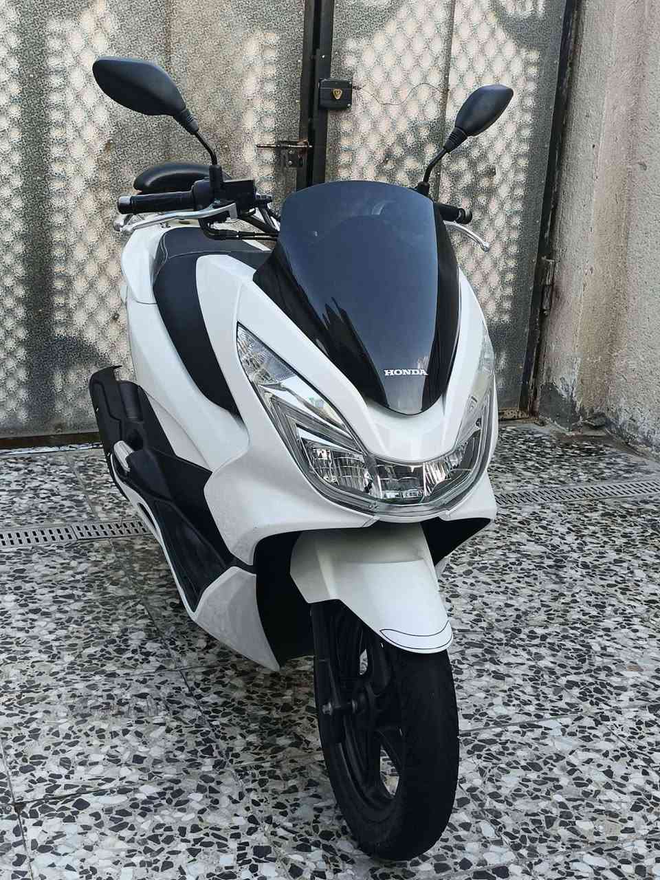 سلام عليكم بي سي اكس جيل الثاني
ياباني جي اف دراجه بحالت الوكالة
ماشيه 20الف لون أبيض صدفي 
ستان كهربائي حساس زدحام 
سبايدر ابو تجوه الاصلي 
شرطة شلعه معدل خير من الله 
سكن بغداد حي النصر  ***********
