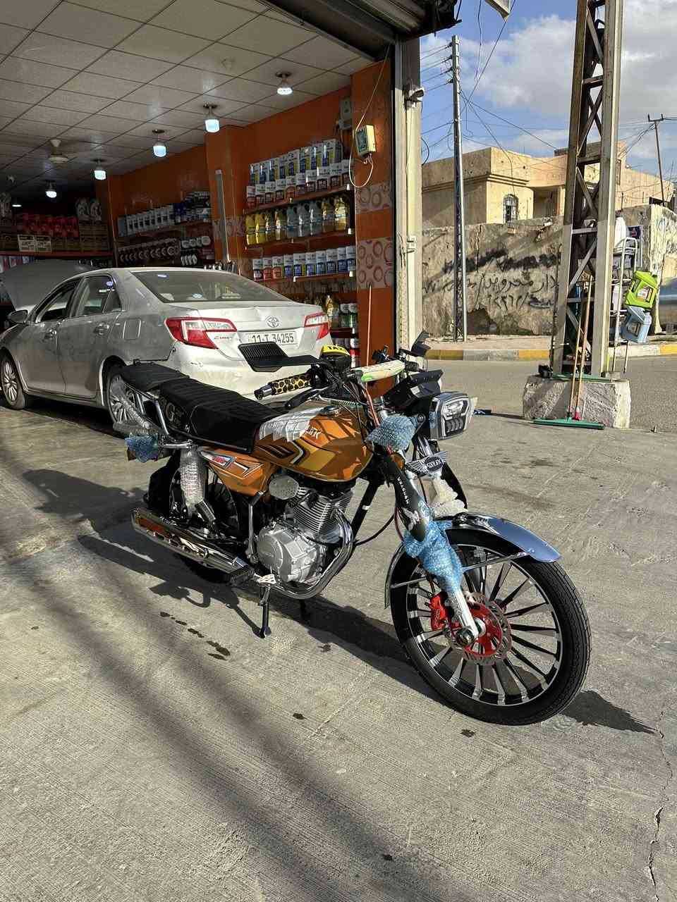 يالله شباب دراجه سونك للبيع محرك 200ضاغطه وسنجيل  دراجه جديده بعده نضيف وأحلى من الصوره ما صار هوايه من شديته بعده مماشيه هوايه المكان الرمادي البو فراج السعر مليون 50وبيه مجال للشراي مليون 50شباب الميعجبه لا يدخل ولا يعلق اوكي الاستفسار ***********
