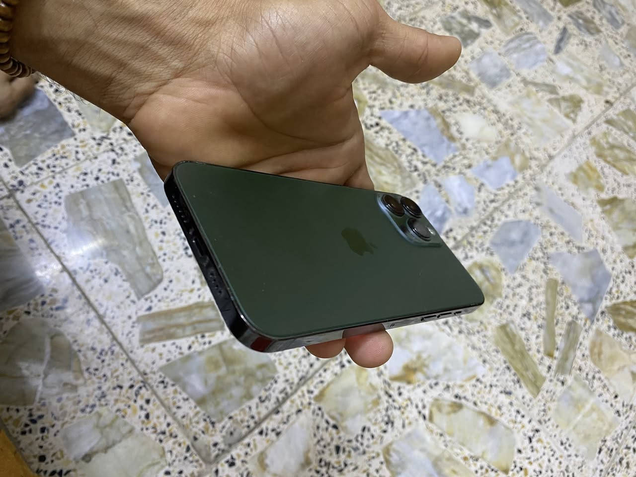 سلام عليكم ايفون ١٣ برو ماكس ذاكره ٢٥٦ مبدل شاشه وبطاريه وكامره كلش حلوات نت مخابر شحن كله شغال فيس ايدي شغال مكاني بغداد حي اور السعر ٣٦٠ وبي مجال قليل ***********
