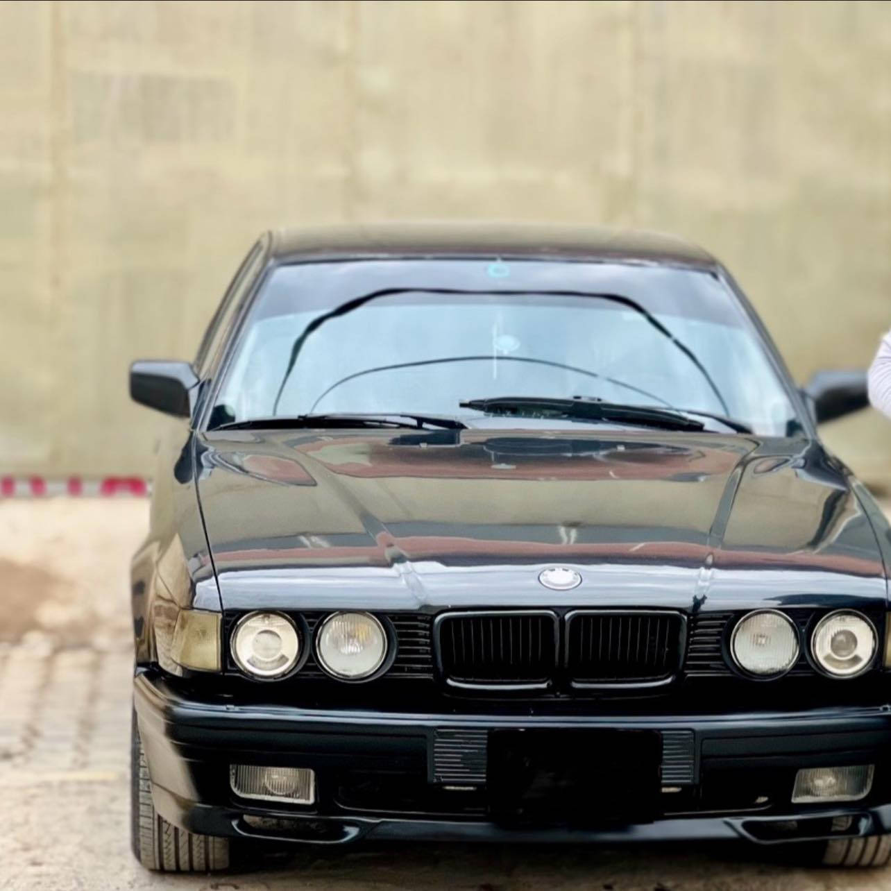 السلام عليكم 730 8 سلندر اصل بليتة وسنوية
رقم وهزة وارقام البارحة كملتهن شمالي باسمي وتعرفون هزة الشمال ماتعبر حتى اذا نقص كلوب
كير جديد قبل شهرين شادة من محمد جنية
مكينة بالجيس شرط 11 ساعة سياقة نفس مستوى الدهن 
حدادية قبل اسبوع شادها من قاعدة الدبل للبلنص 
تخم تاير ويل خليه
باور جديد 
منظومة ماي وكلج مروحة انطيك بيها سنة ضمان ما توصل حماوتك النص
تبريد منظومة جديدة 
غرفه نايلون 
سنتر لوك تفتح وتنقفل وتصعد جام
والصور كدامك كل نقص ماكو عدا الطوافة بدون اي ضربة
مكاني كوت *********** 
سعرها يامعزوز العين 75 وبيها مجال لجيتك 
لاتخابر وتكلي اشرحلي كلشي كاتب
