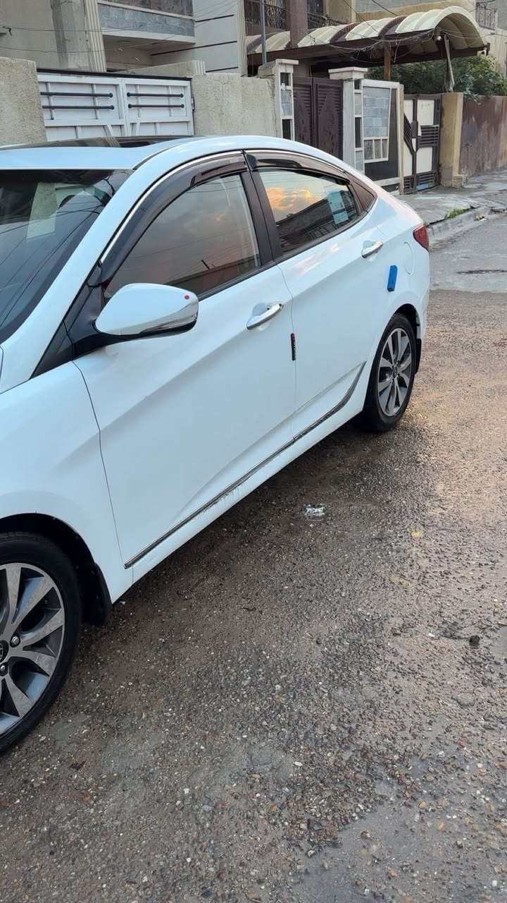 السلام عليكم اكسنت 2017 السياره مكفوله من الضربه محرك 1600 سياره نضيفه كير محرك حداديه كهربائيات السعر 114وبيها مجال المكان بغداد الرقم ***********
